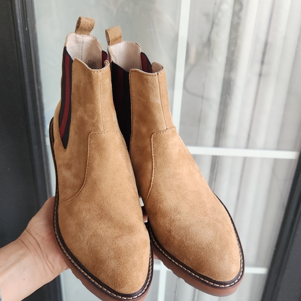 CECELIA NEW YORK Tan Ankle Boots with Black and Red Stripes - Picture 5 of 10